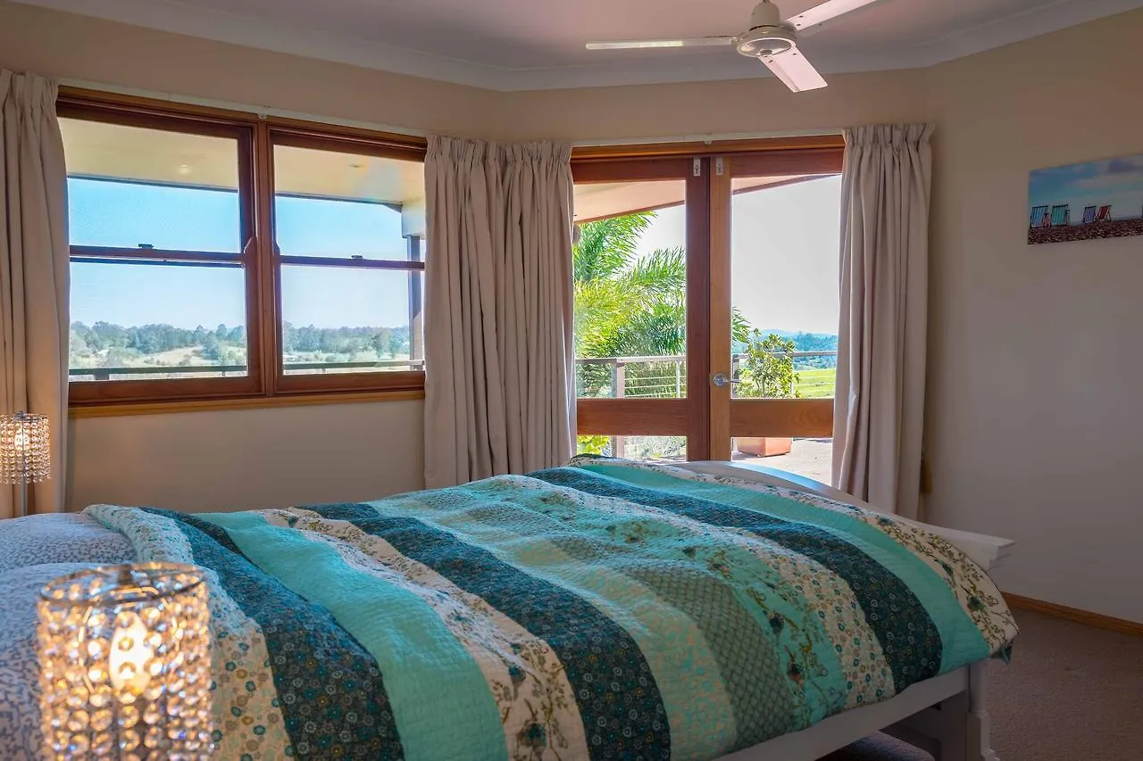 Swallows Rest Luxury B&B Maleny Apartment